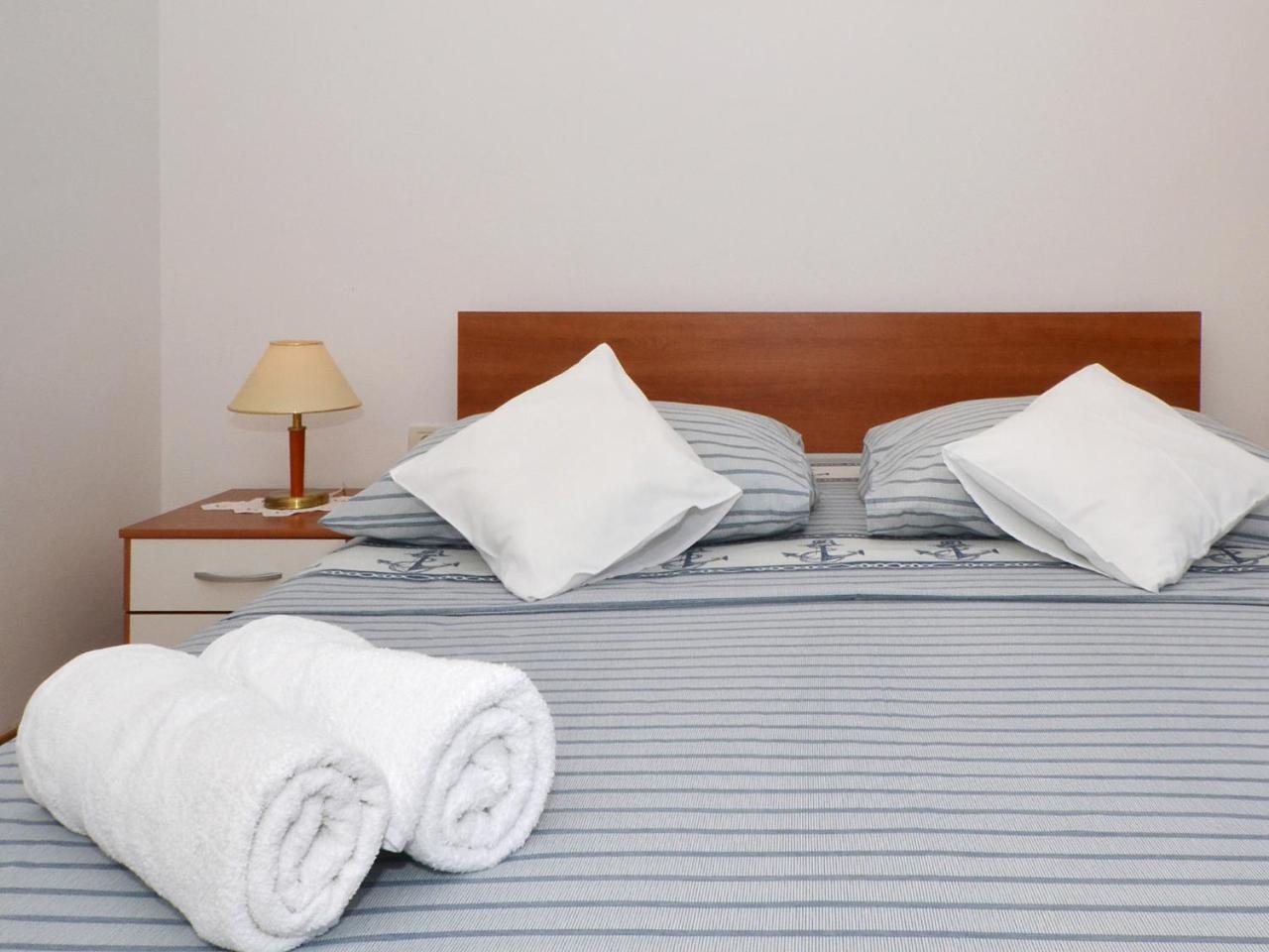 Apartments Nera Podstrana Ngoại thất bức ảnh